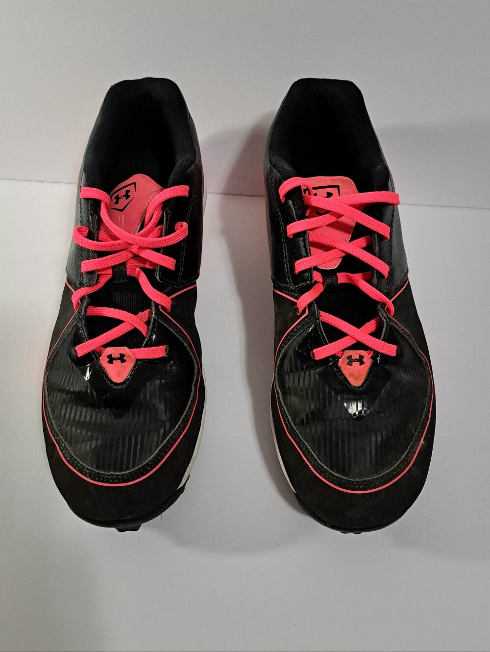 Under Armour Women’s Black with Neon Pink Baseball Athletic Cleats Size 8
